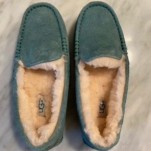 NEW Ugg Ansley Slipper/Loafer - Women’s size 6